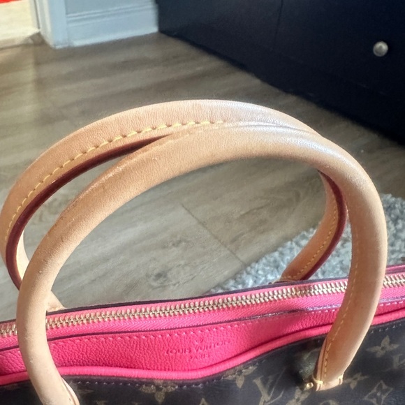 Louis Vuitton Pre-Owned
2016 Monogram Pallas MM satchel - Picture 6 of 16